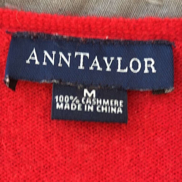 Ann Taylor red 100% cashmere sweater size M - Picture 3 of 4